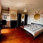 Charming Two-Room Apartment 44 M2