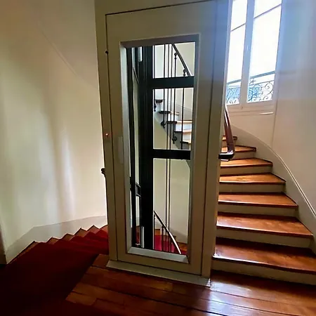 Apartment Charming Two-room 44 M2 *
